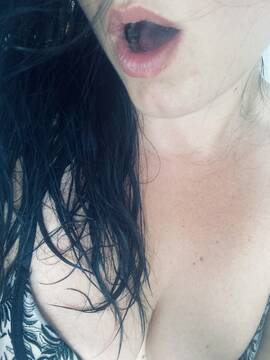 Public Photo of MomyHot