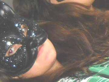 primo piano con la maschera gatto