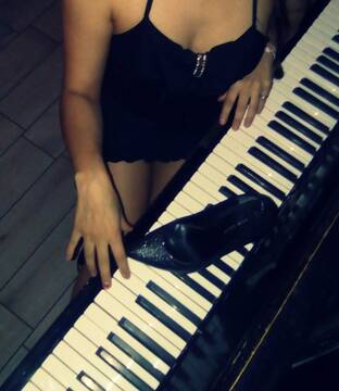 play piano